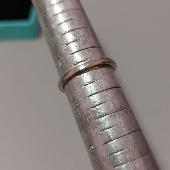 925 Silver Flower Ring with Crystals in Middle Size 7.5 - Picture 4 of 5